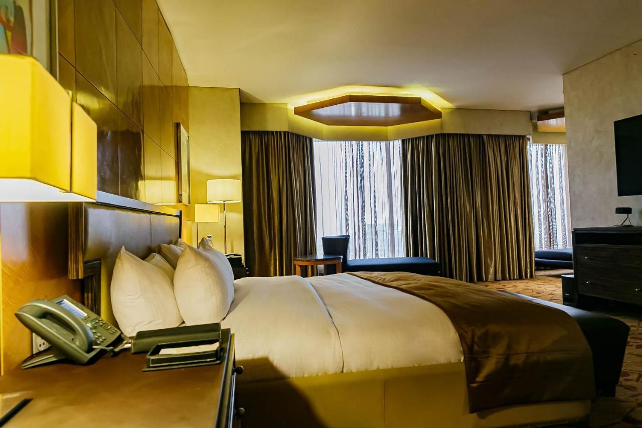 Lagos Continental Hotel Luaran gambar A room at the hotel