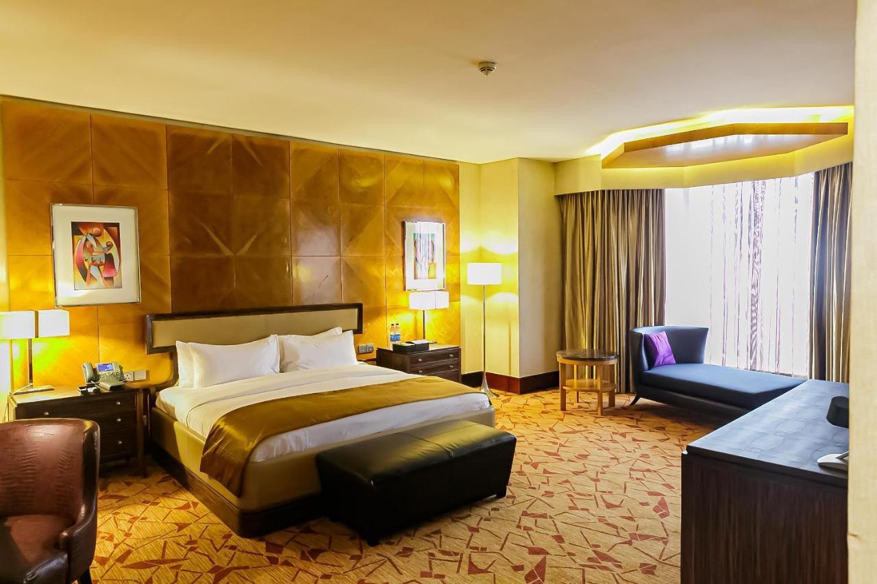 Lagos Continental Hotel Luaran gambar A suite at the hotel