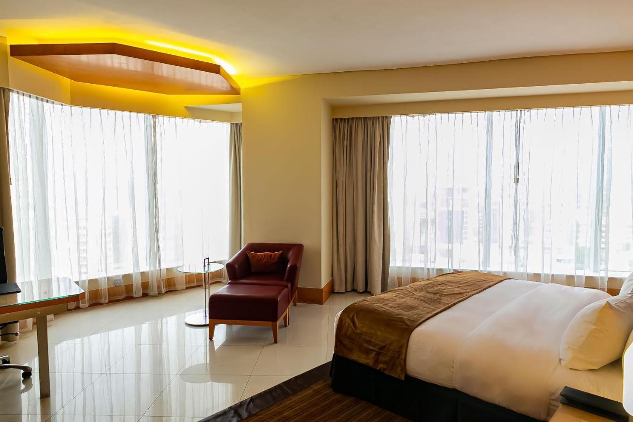 Lagos Continental Hotel Luaran gambar A bedroom at the hotel