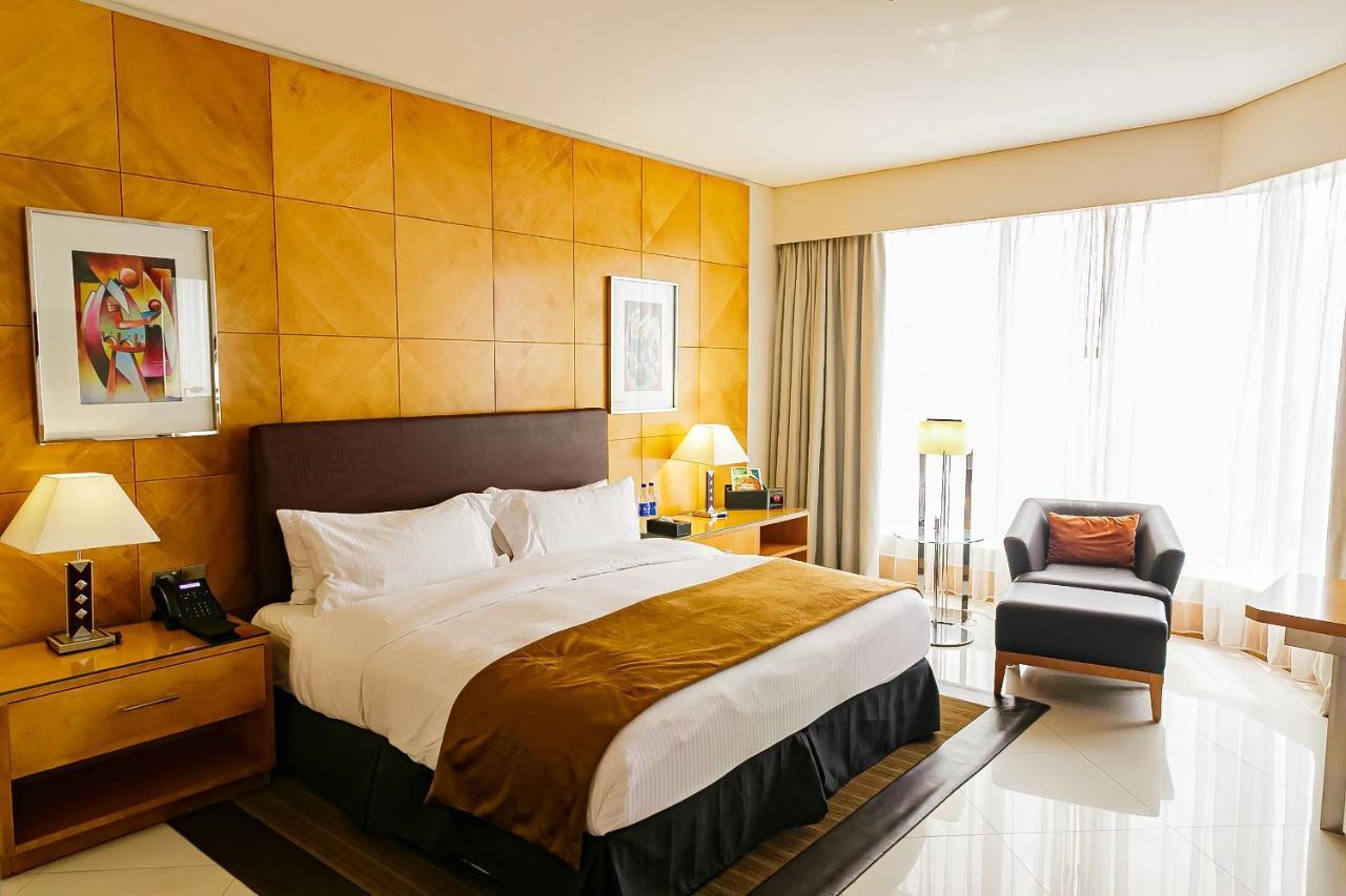 Lagos Continental Hotel Luaran gambar A bedroom at the hotel