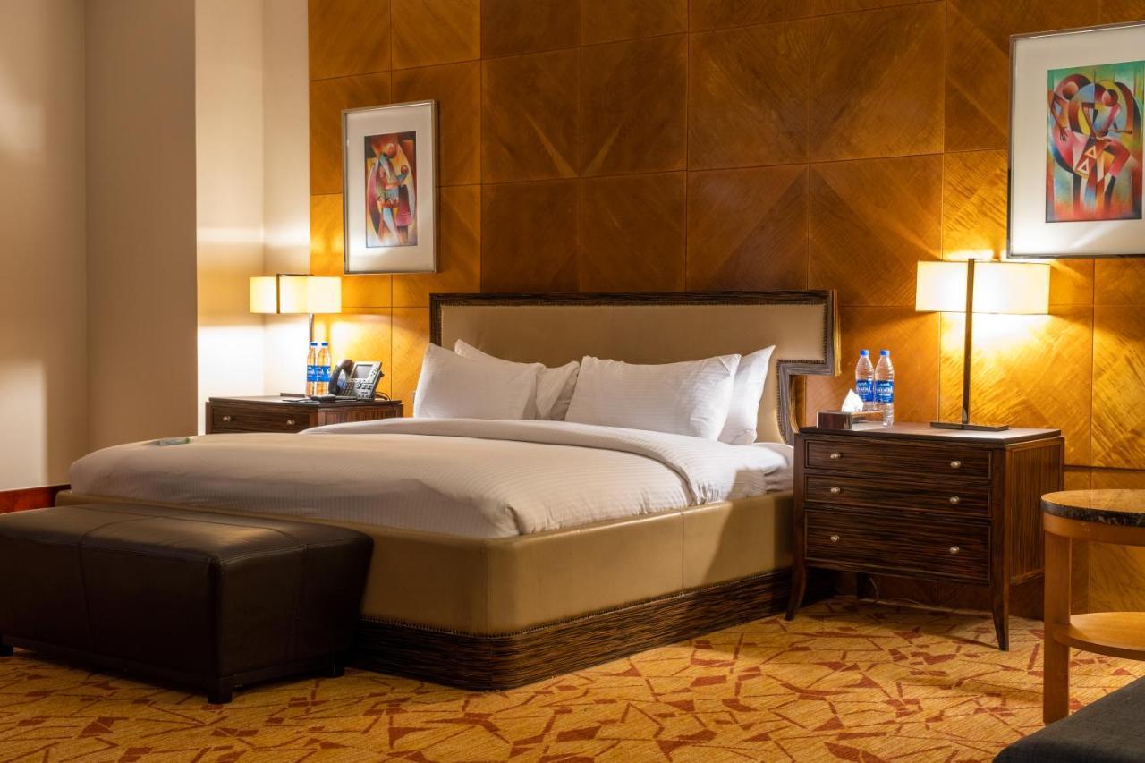 Lagos Continental Hotel Luaran gambar A bedroom at the Fairmont