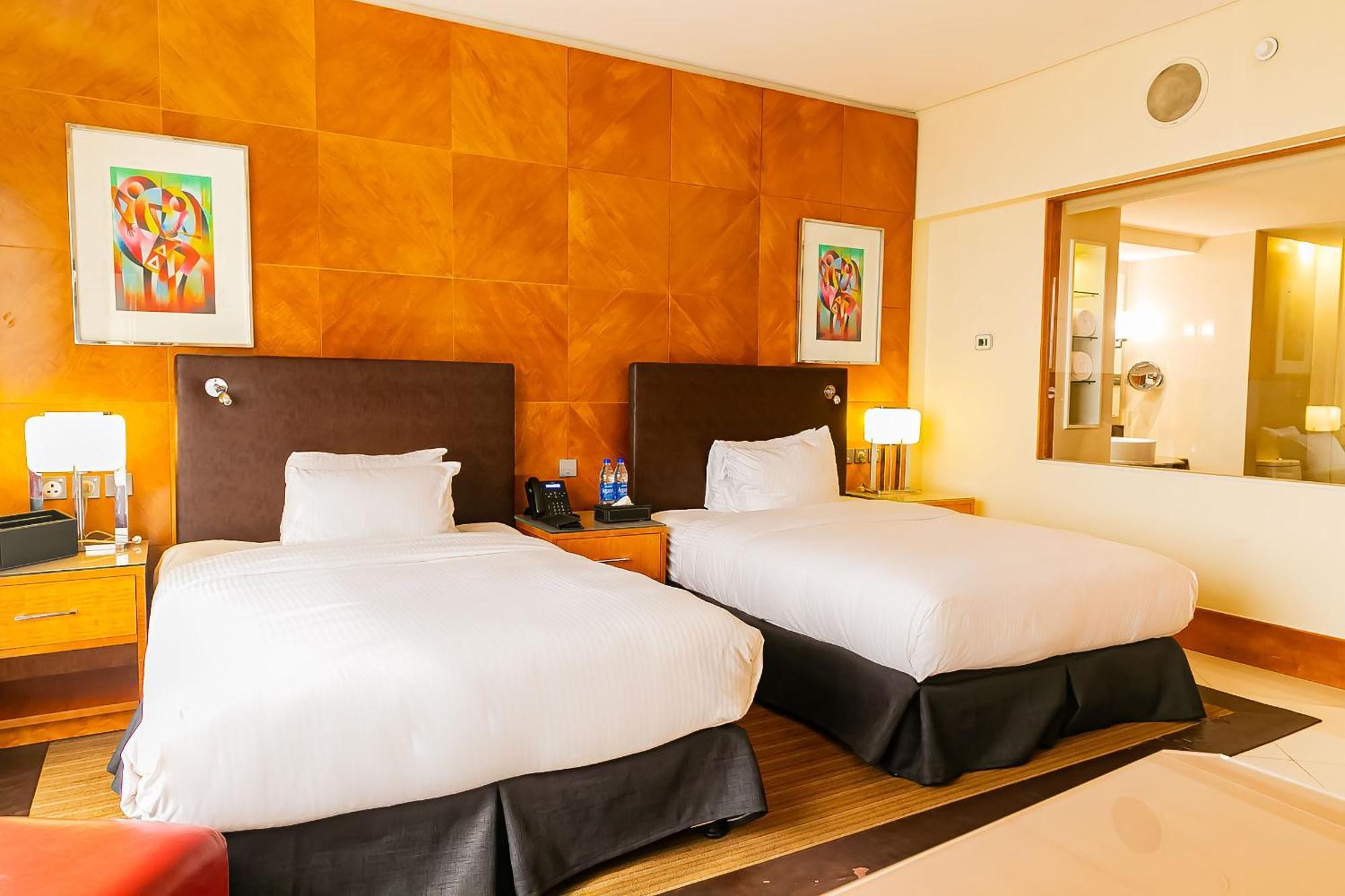 Lagos Continental Hotel Luaran gambar A room at the hotel
