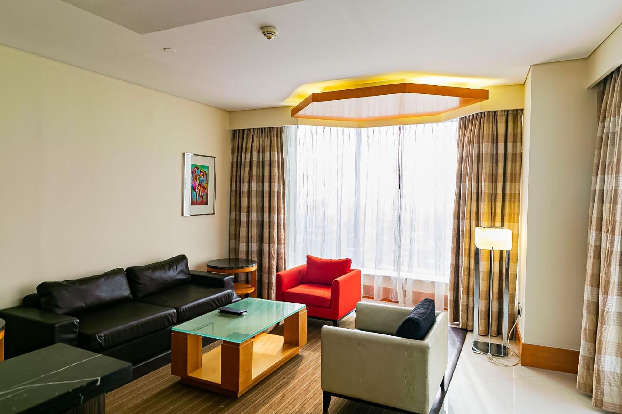 Lagos Continental Hotel Luaran gambar Living room